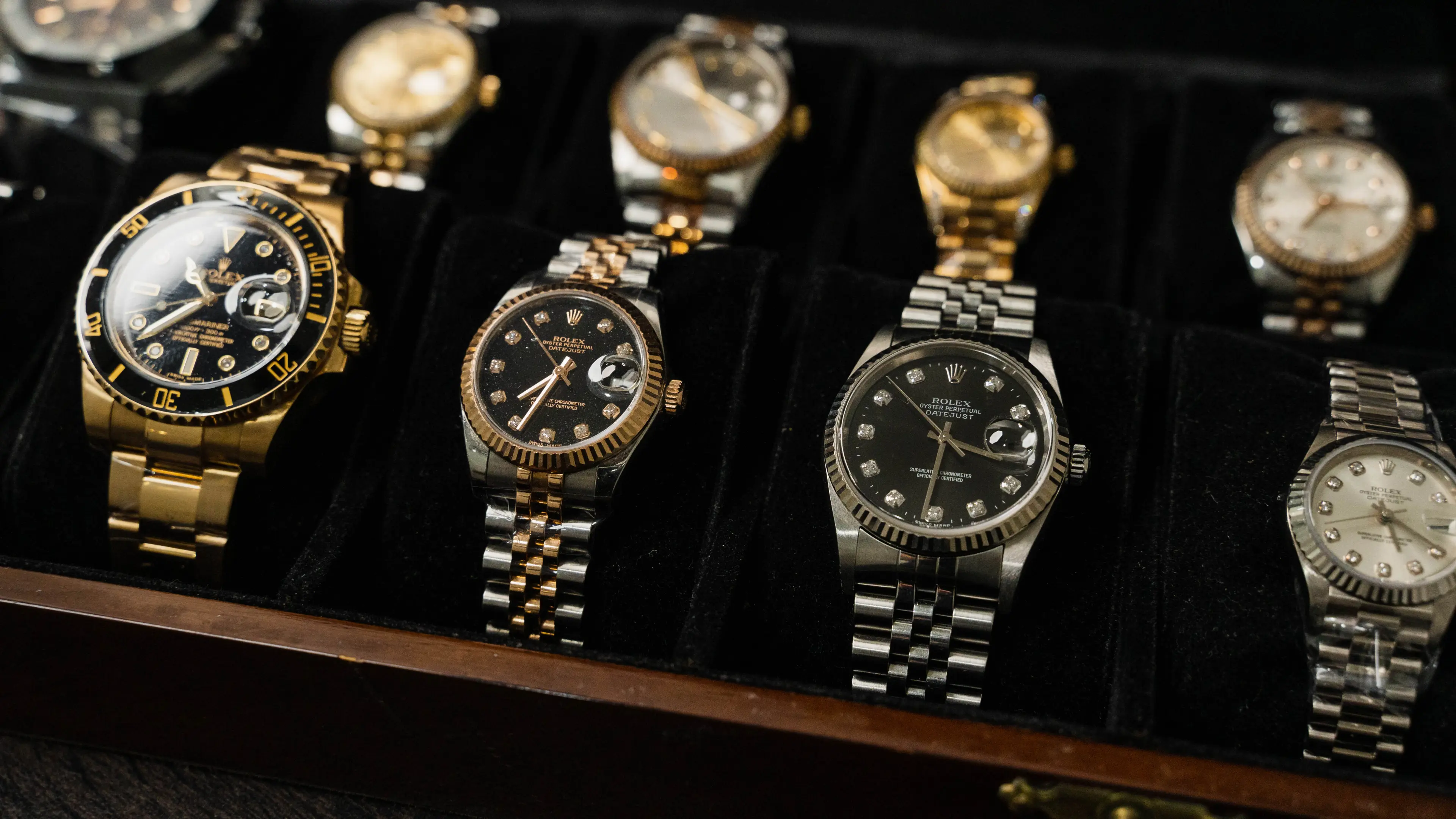 How To Consign Your Luxury Watch Image